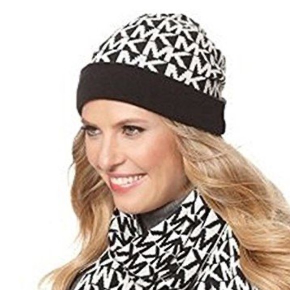 Michael Kors Beanie - Picture 3 of 3